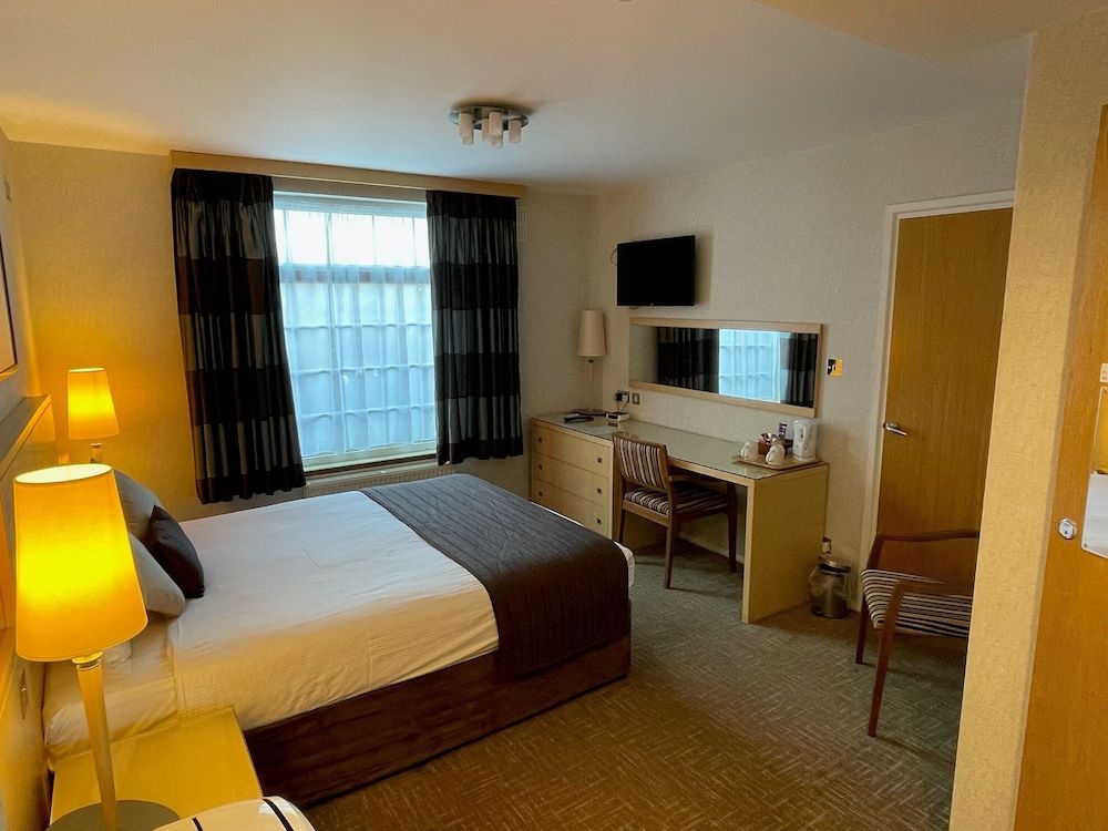 Best Western Welwyn Garden City Homestead Court Hotel Standard Room, 1 Double Bed, Accessible, Non Smoking