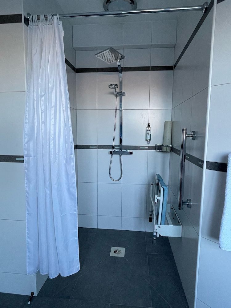 Best Western Welwyn Garden City Homestead Court Hotel Standard Room, 1 Double Bed, Accessible, Non Smoking 5