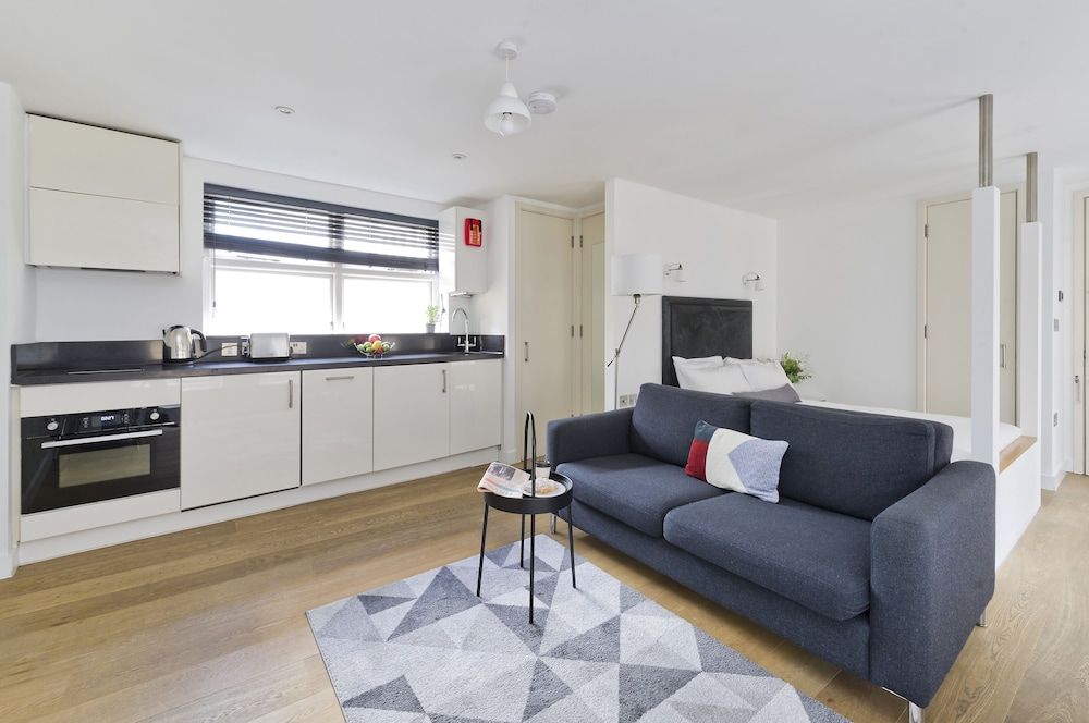 Crane Court by City2Stay Classic Studio Apartment 6