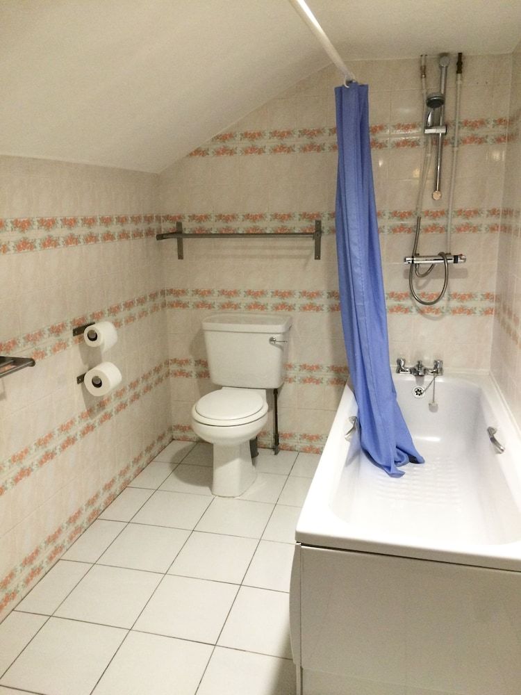 Rennie Mackintosh Station Hotel Economy Double Room 4