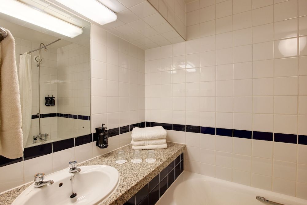 undefined Royal National Hotel 10