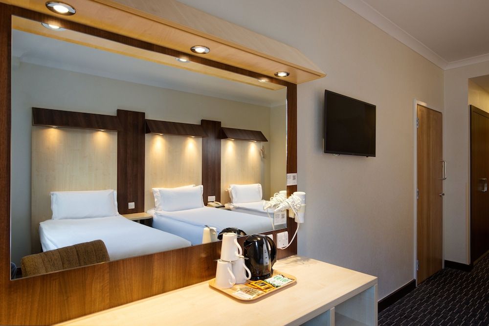 undefined Royal National Hotel 6