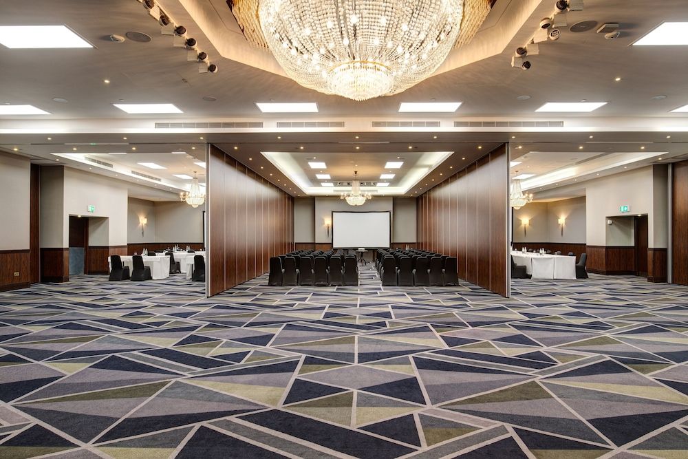 undefined Royal National Hotel 9