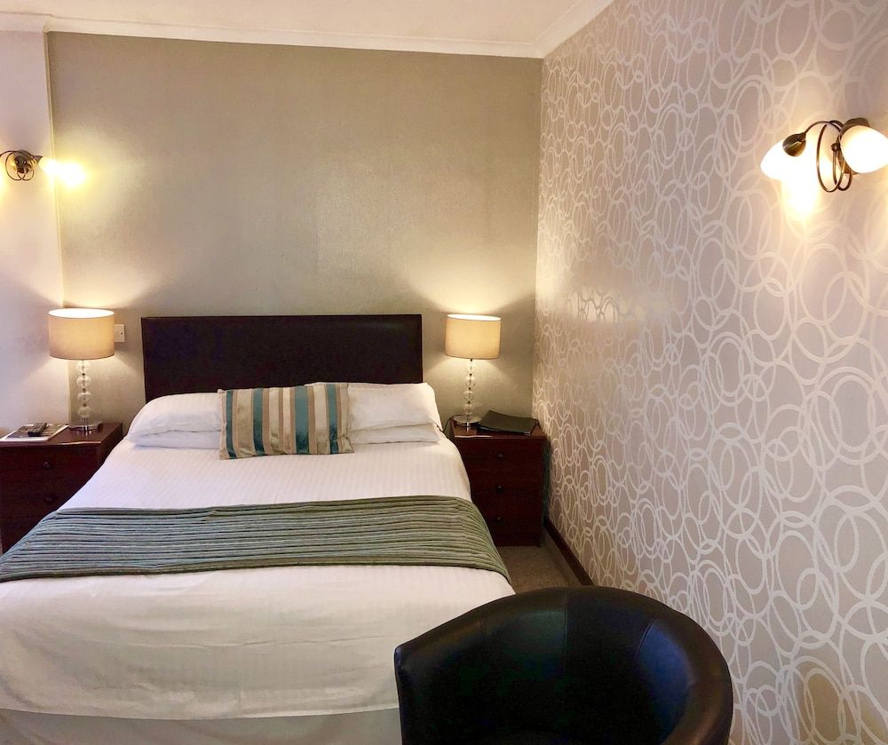 Best Western Compass Inn Family Room, Multiple Beds, Non Smoking 2