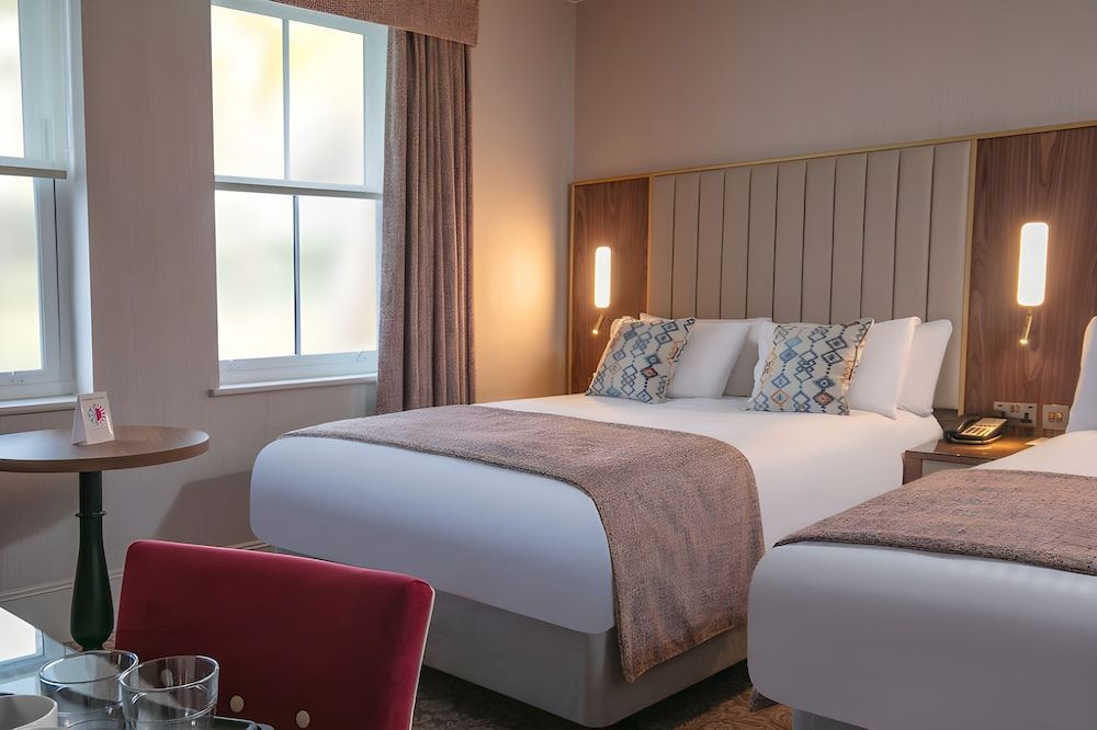 voco The Clifton Folkestone by IHG Standard Room, 2 Queen Beds 2