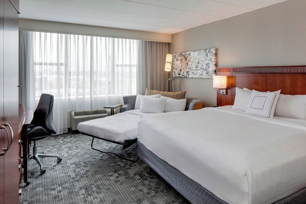 Courtyard by Marriott Boston Logan Airport