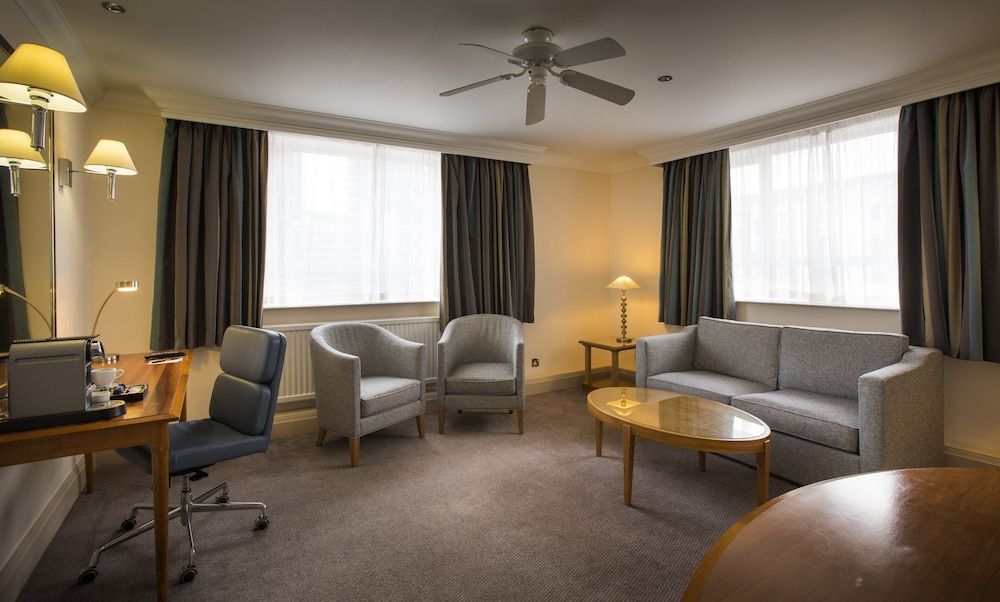 Thistle Barbican Shoreditch Junior Suite, 1 Double Bed with Sofa bed 3