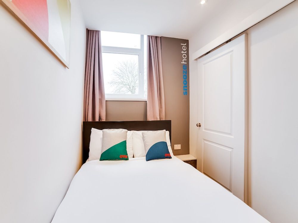 Snooze Hotel Double Room, Ensuite