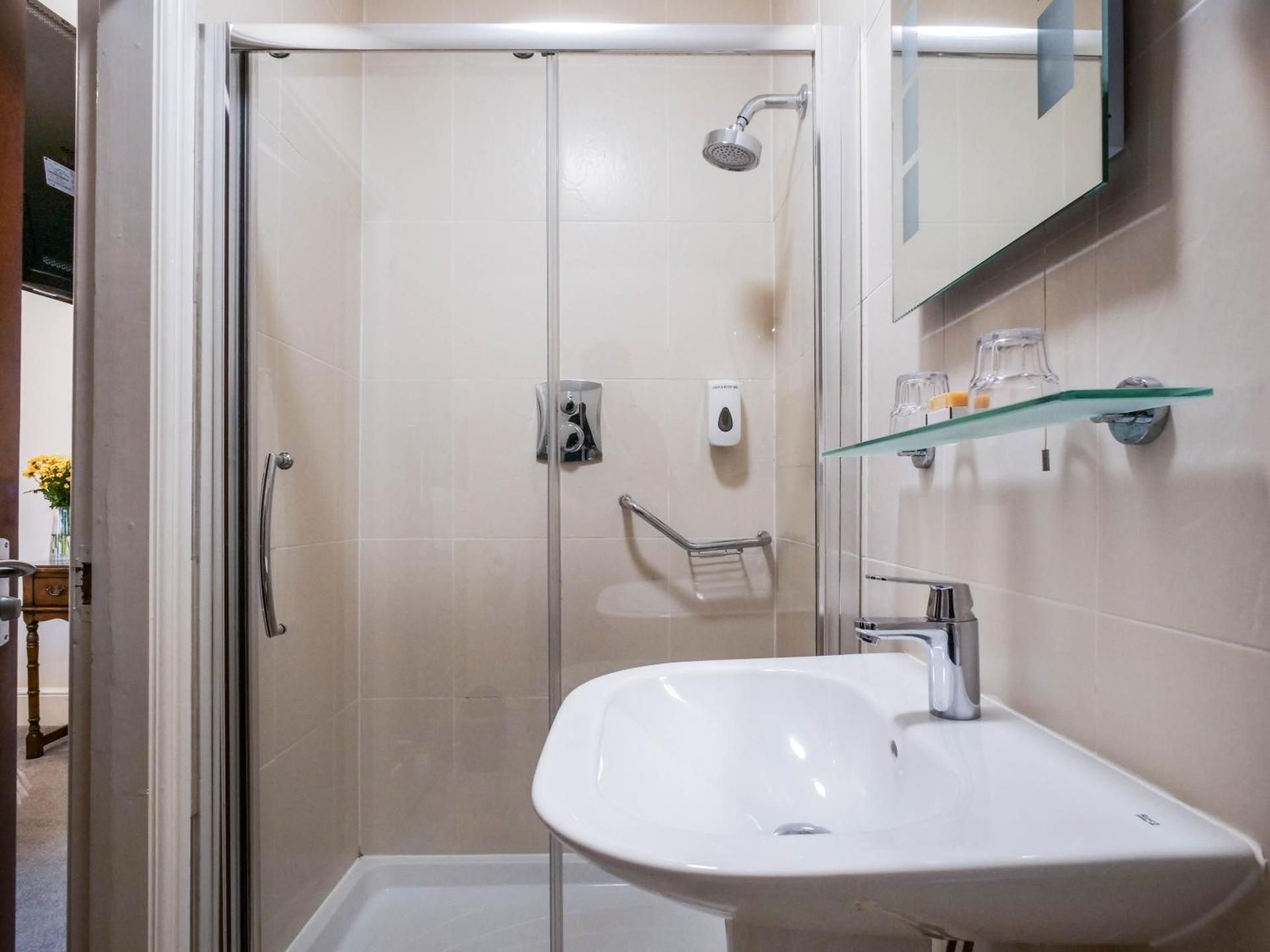 The Black Boy Inn Standard Double Bed 3