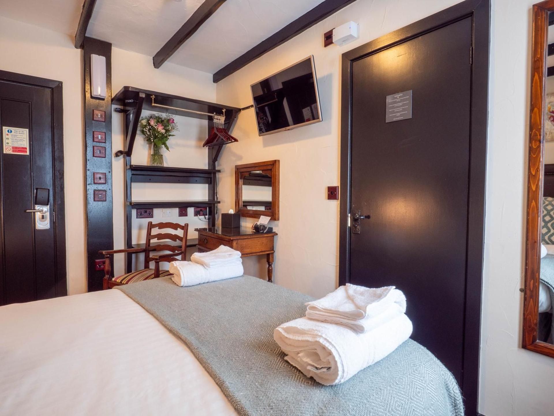 The Black Boy Inn Small Double Room