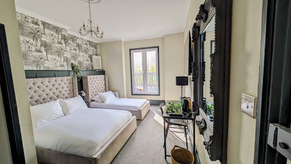 INNit Bliss Premium Triple Room 5