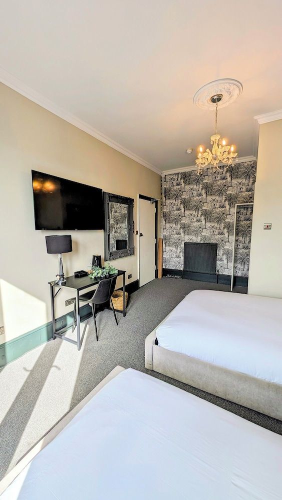 INNit Bliss Premium Triple Room 2