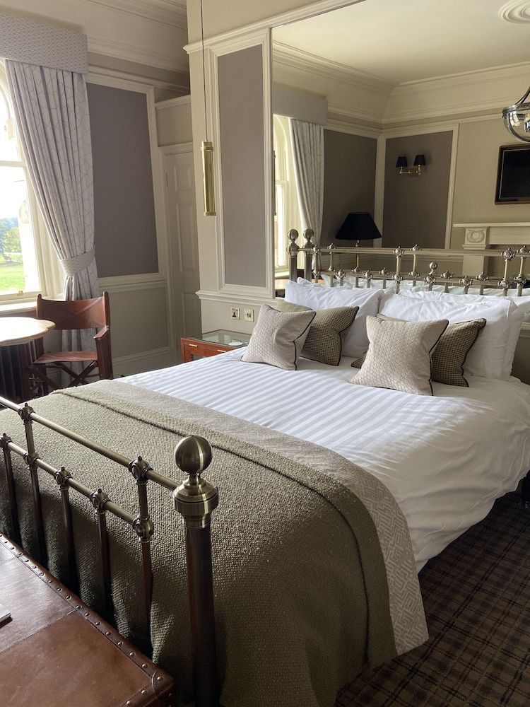 Cornhill Castle Hotel Classic Double Room 2