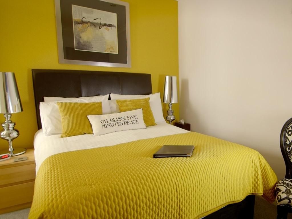 Kenley Hotel Double room-Comfort-Ensuite with Shower 2