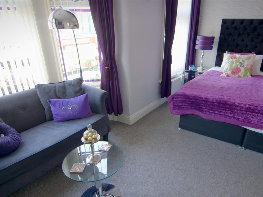 King-Luxury-Ensuite with Shower