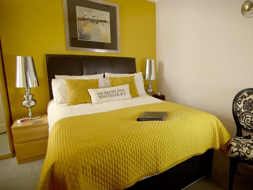 Double room-Comfort-Wet room-Street View-easy access room