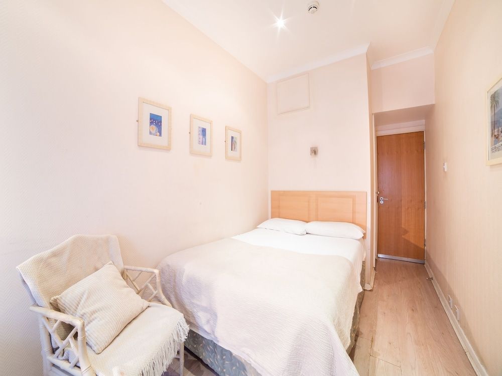 OYO Amsterdam Hotel Standard Double Room, 1 Double Bed 2
