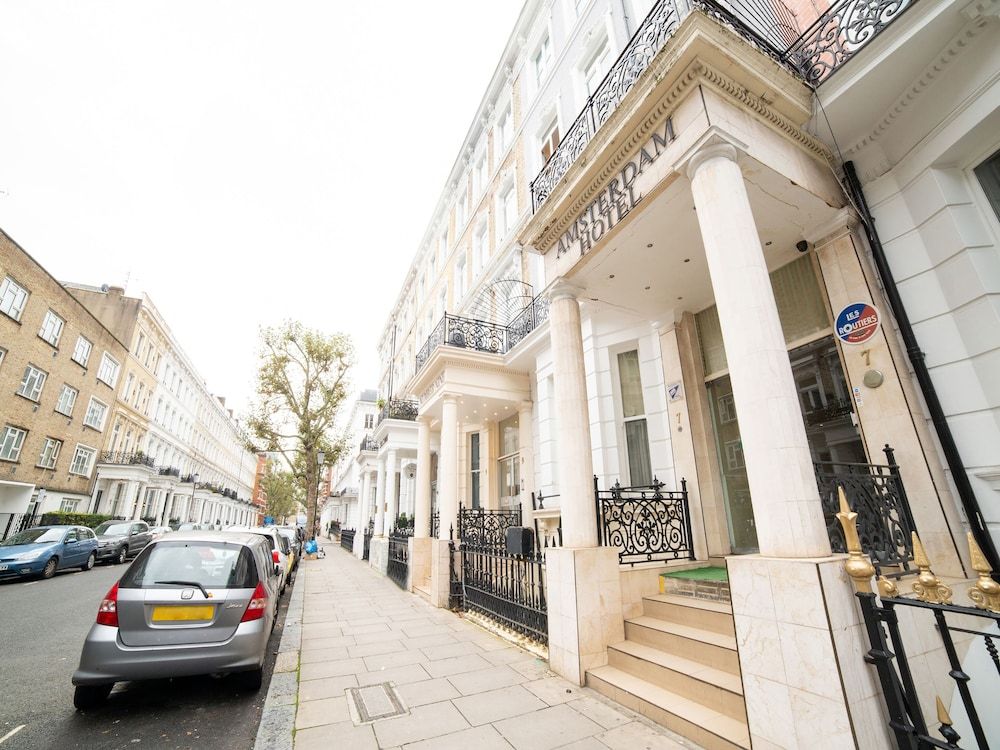 undefined OYO Amsterdam Hotel 2