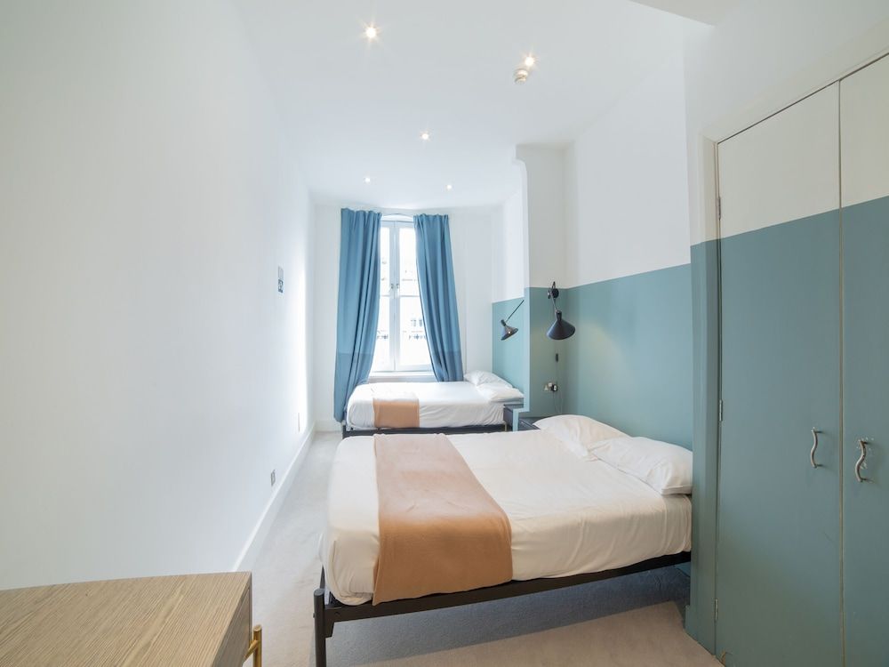 undefined OYO Amsterdam Hotel 7