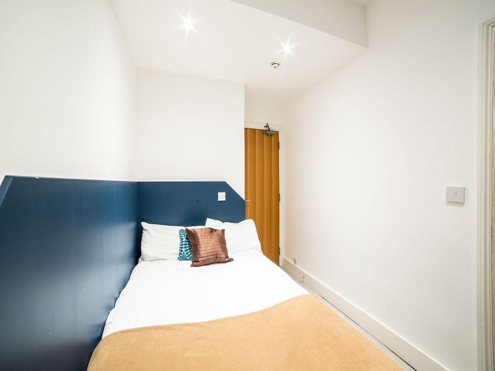 OYO Amsterdam Hotel Standard Single Room, 1 Twin Bed 3