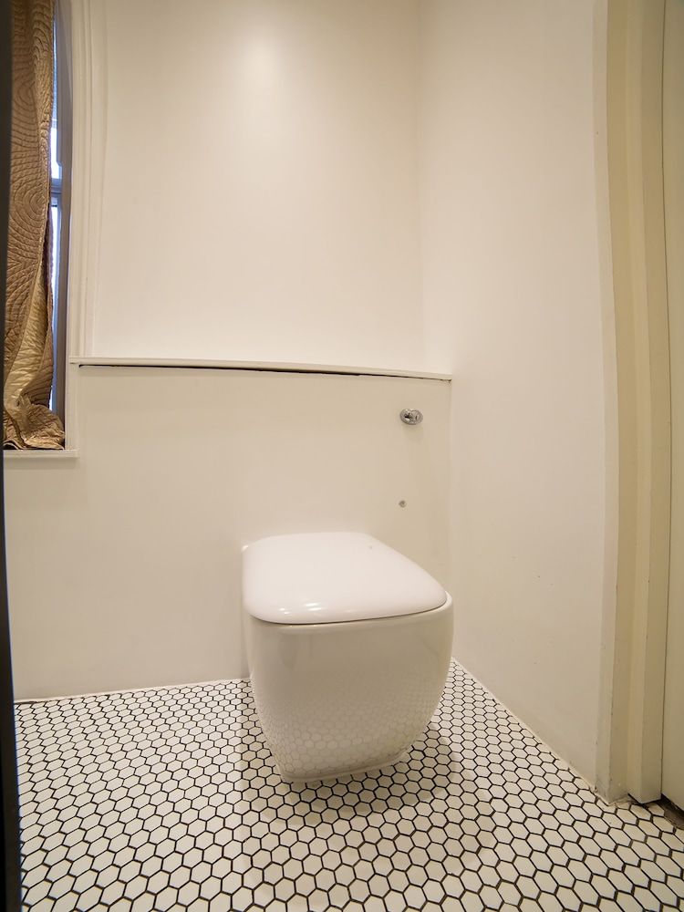 OYO Amsterdam Hotel Standard Single Room, 1 Twin Bed 4