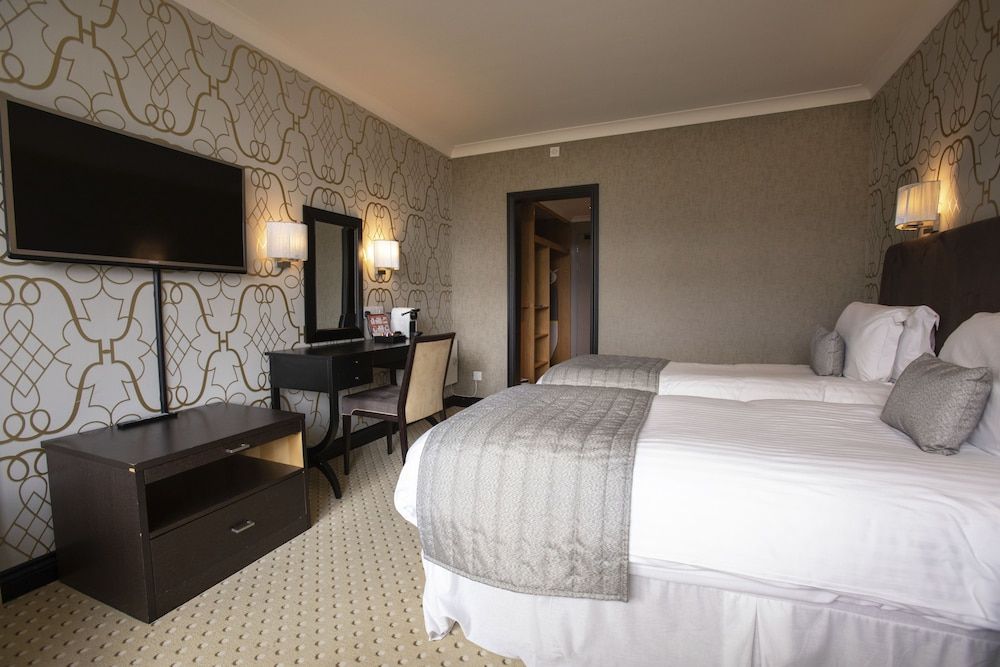 Deluxe Twin Room, City View