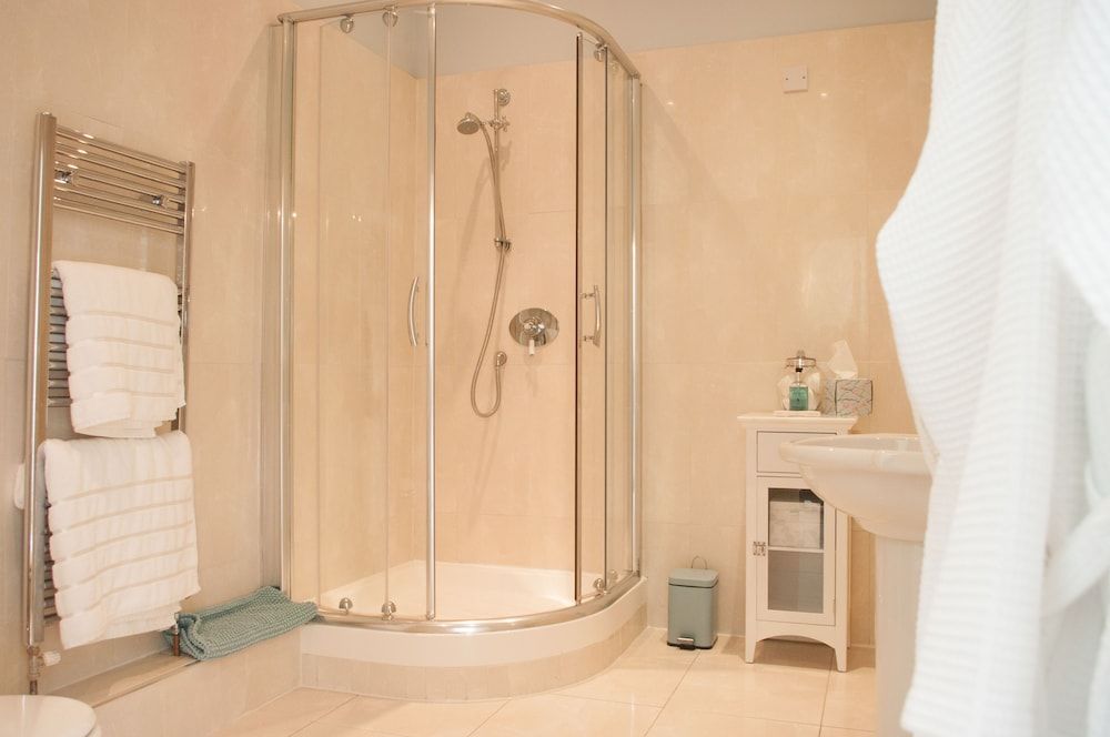 Luxury Double Room, 1 King Bed (Bird Room)