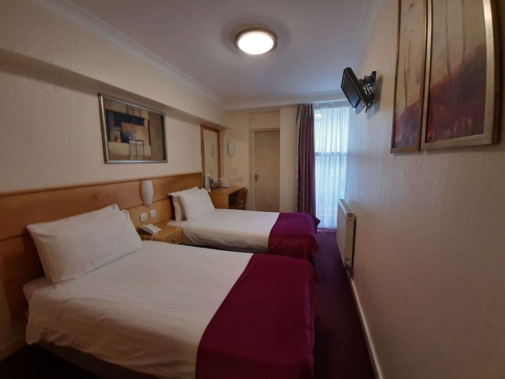 undefined Americana Hotel