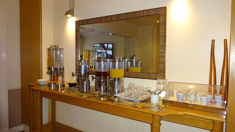 undefined Americana Hotel 10