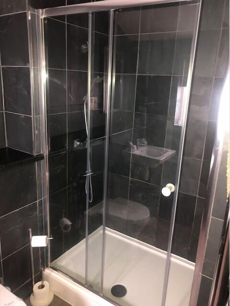 Colchester Boutique Hotel Twin Room, Ensuite 12