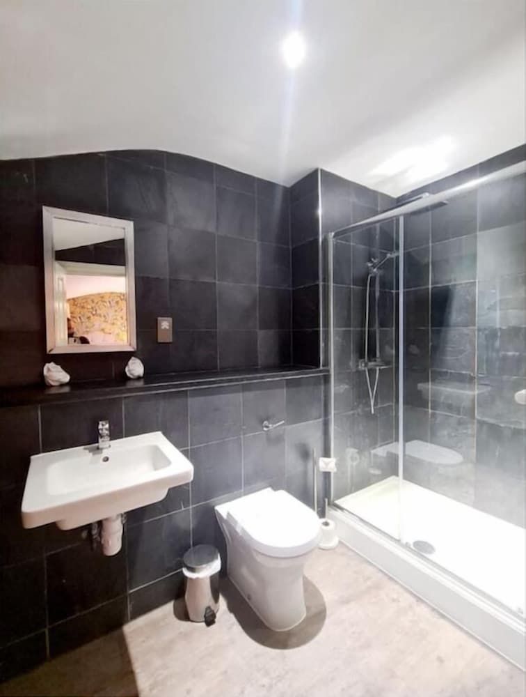 Colchester Boutique Hotel Twin Room, Ensuite 13