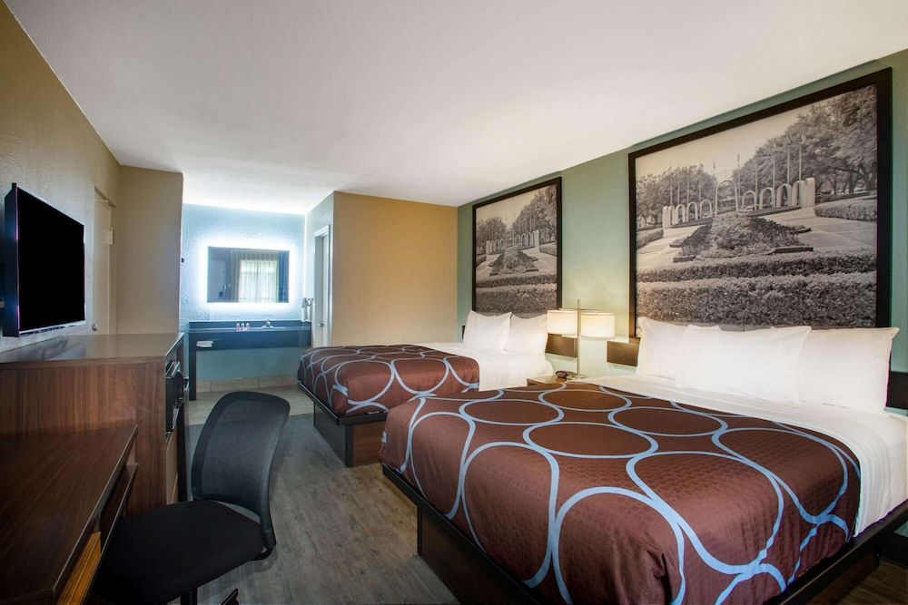 Room, 2 Queen Beds, Non Smoking