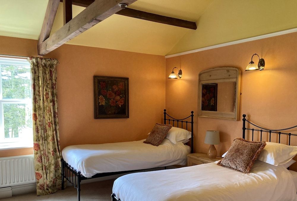 The Charles Bathurst Inn Superior twin room 10, shower 4