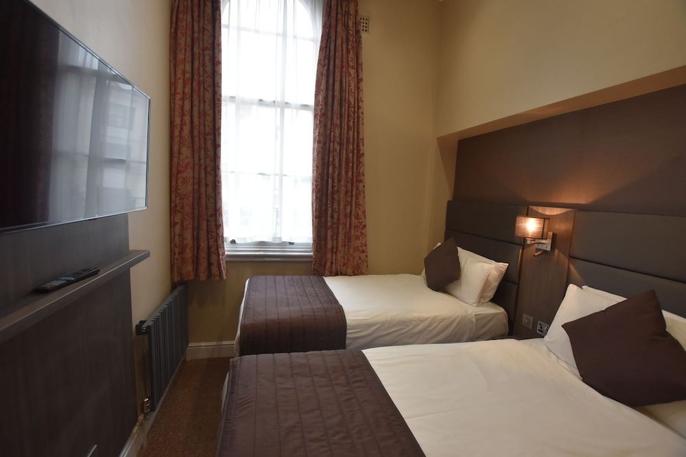 Brunel Hotel Twin Room 3