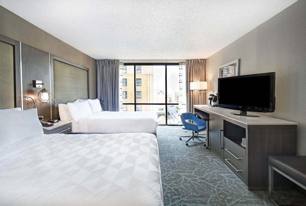 Standard Room, 2 Double Beds, Accessible Bathtub (Mobility)