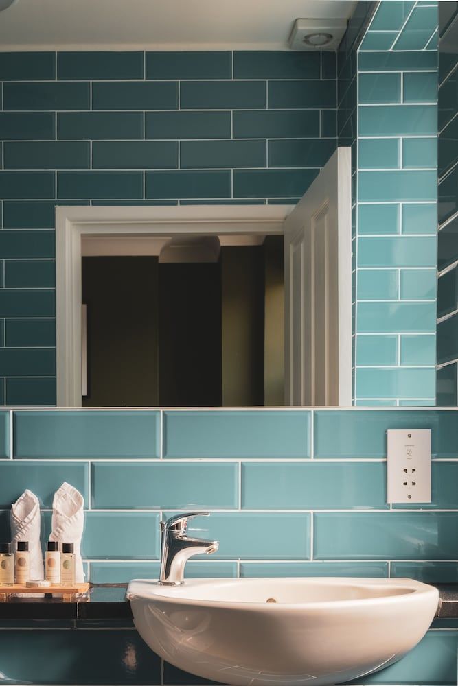 The Old Ship Basic Double Room 4