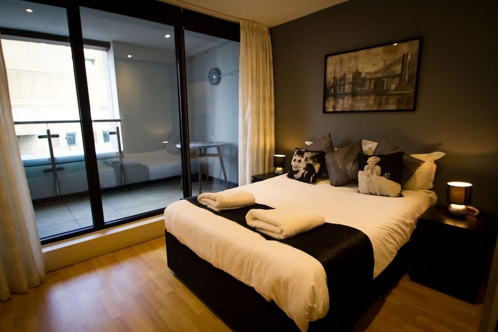 undefined Merchant Quarters 7