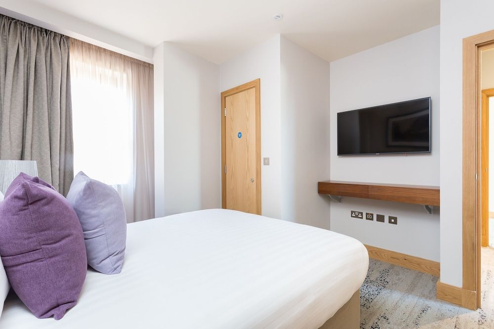 Superior Apartment, 4 Bedrooms, Accessible