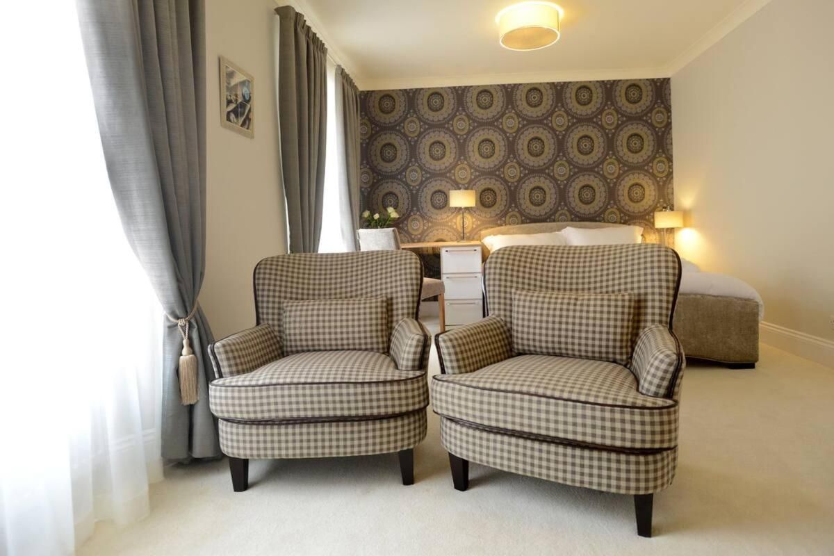 The Devon Court Superior Double Room 8