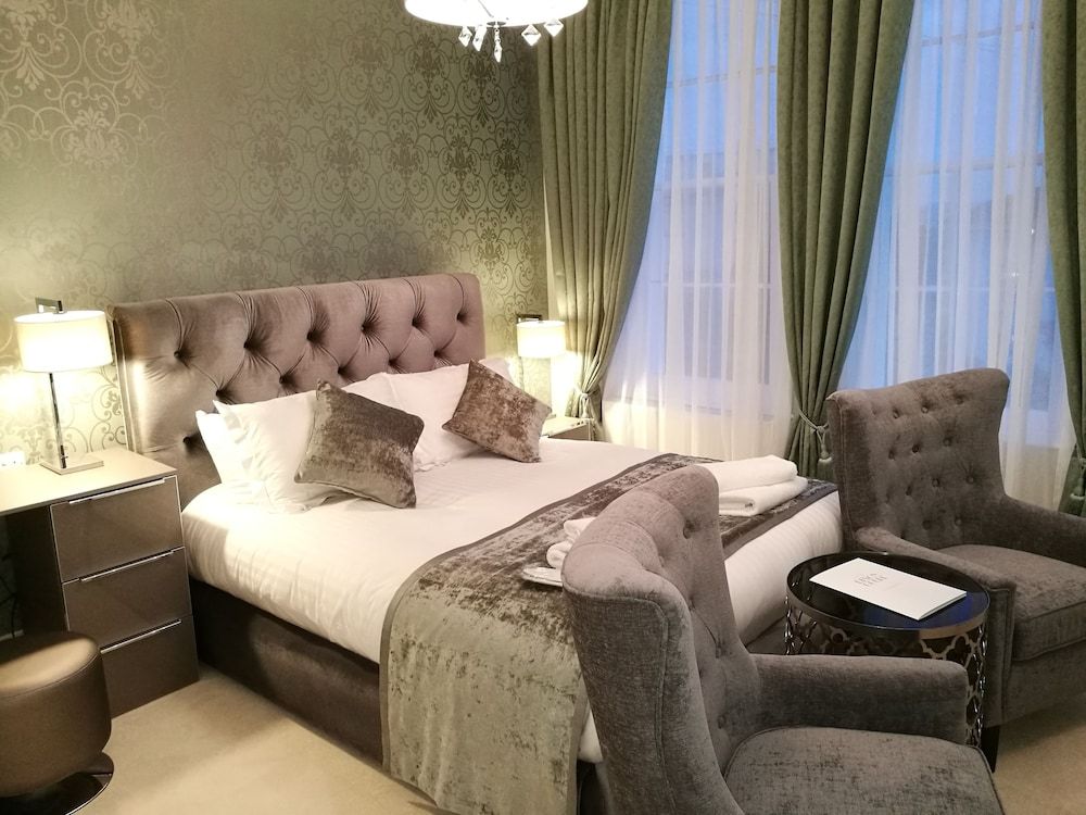 The Devon Court Signature Suite, Sea View 3