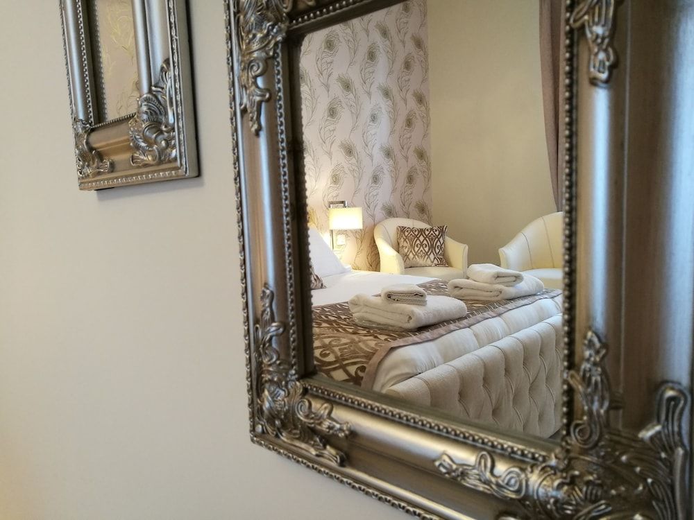 The Devon Court Superior Double Room 3