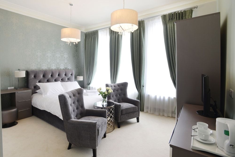 The Devon Court Signature Suite, Sea View 4