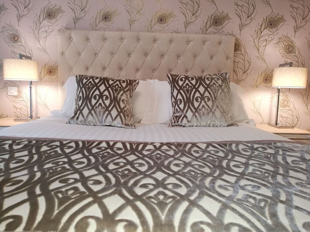 The Devon Court Superior Double Room 4