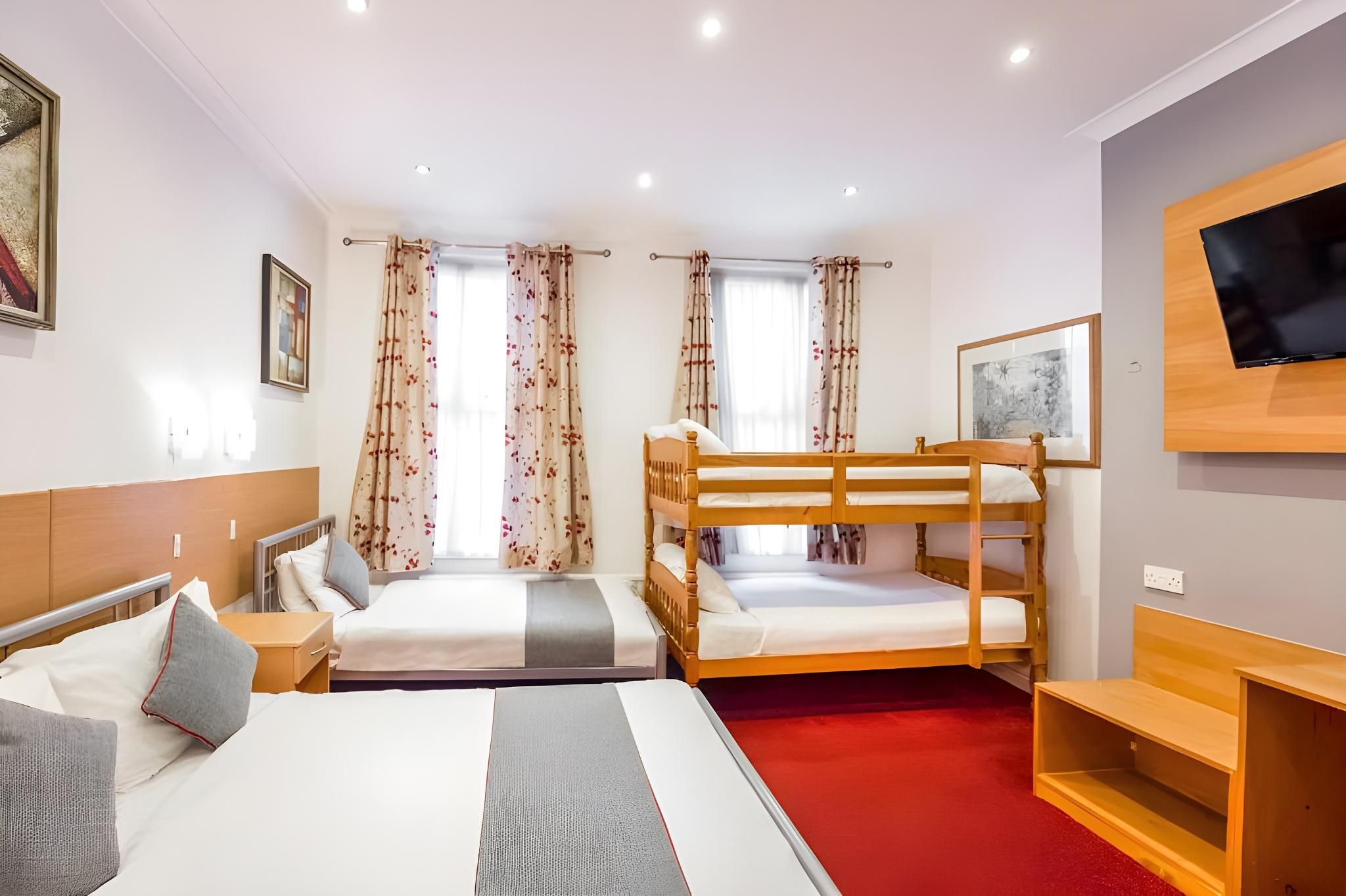 London Guest House by OYO - Acton Compact Double Room 8