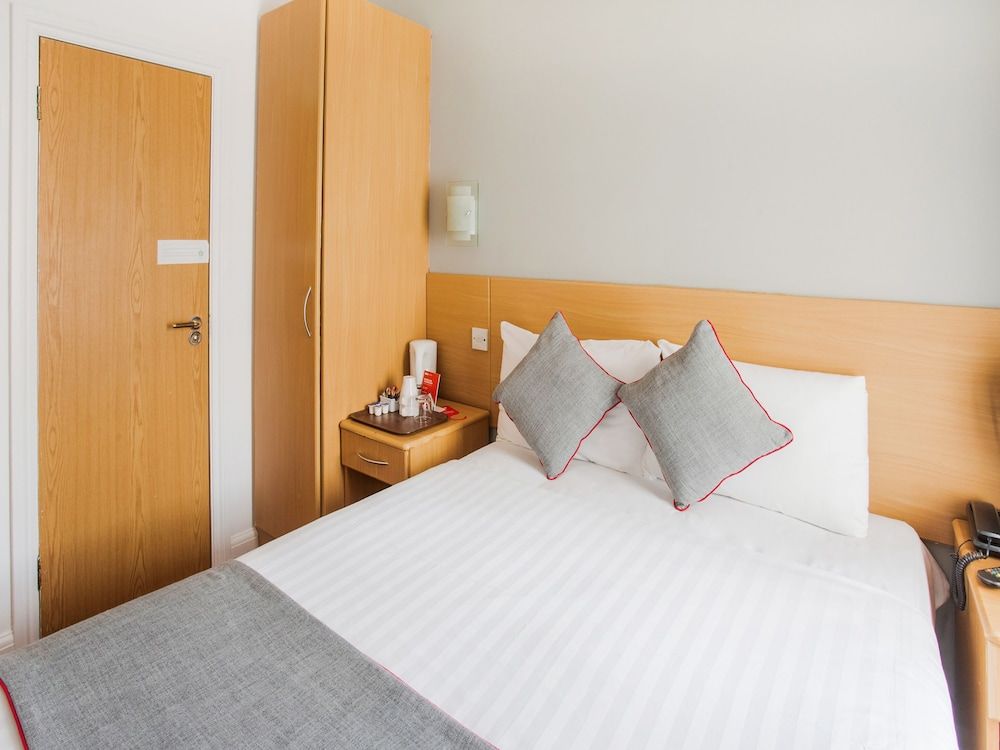 undefined London Guest House by OYO - Acton 8