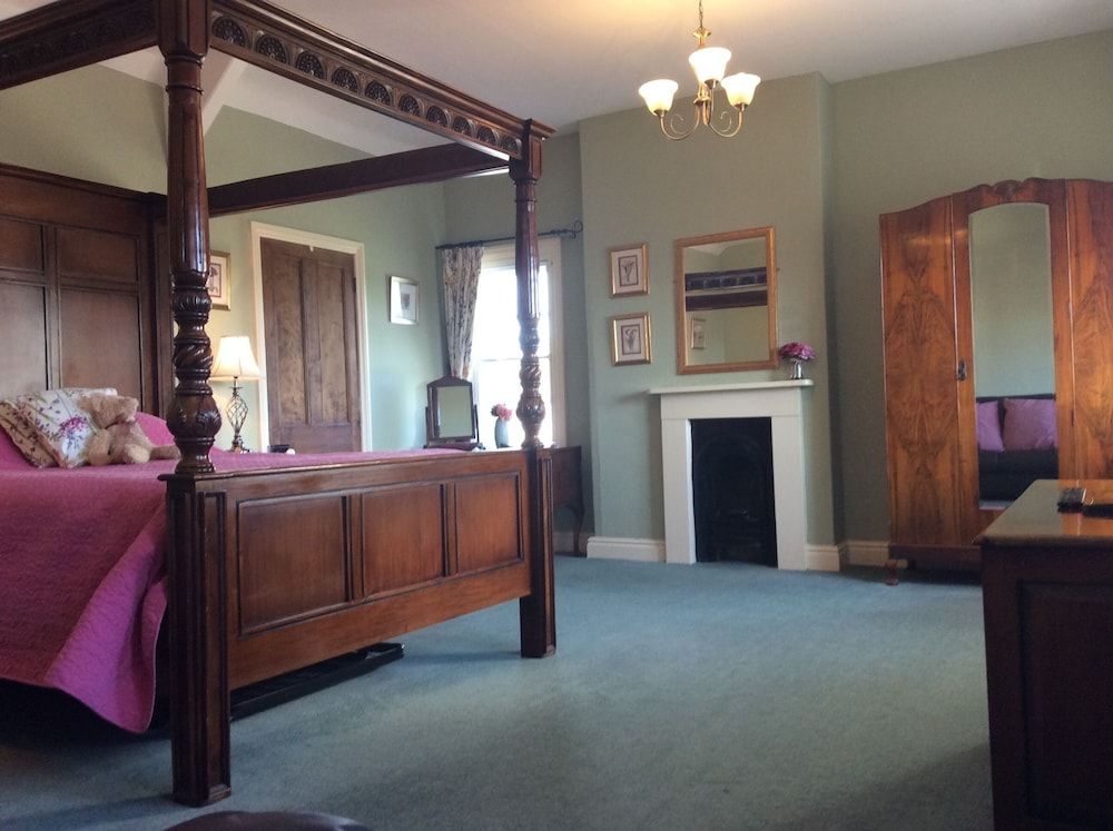 Double Room, Ensuite (4 Poster w/ spa bath)