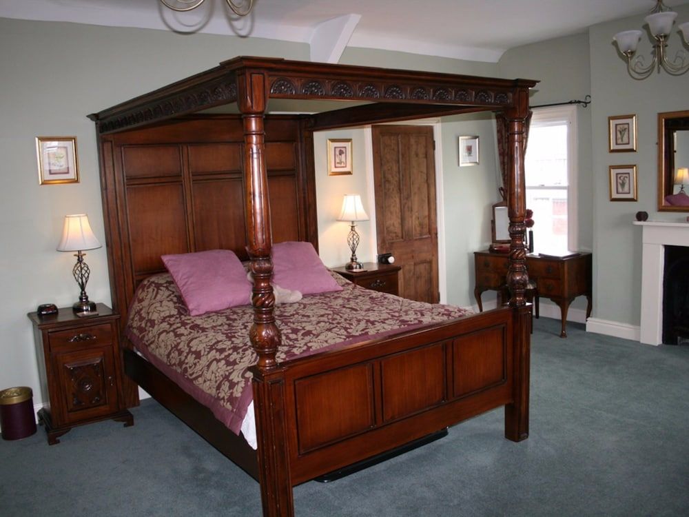 Double Room, Ensuite (4 Poster w/ spa bath)
