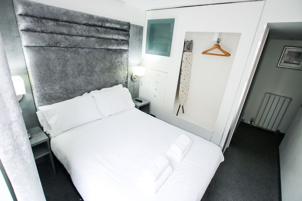 Brunswick Merchant City Hotel Standard Double Room 2