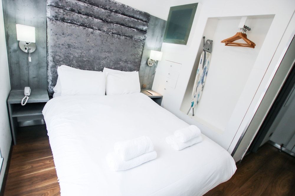 Brunswick Merchant City Hotel Standard Double Room 8