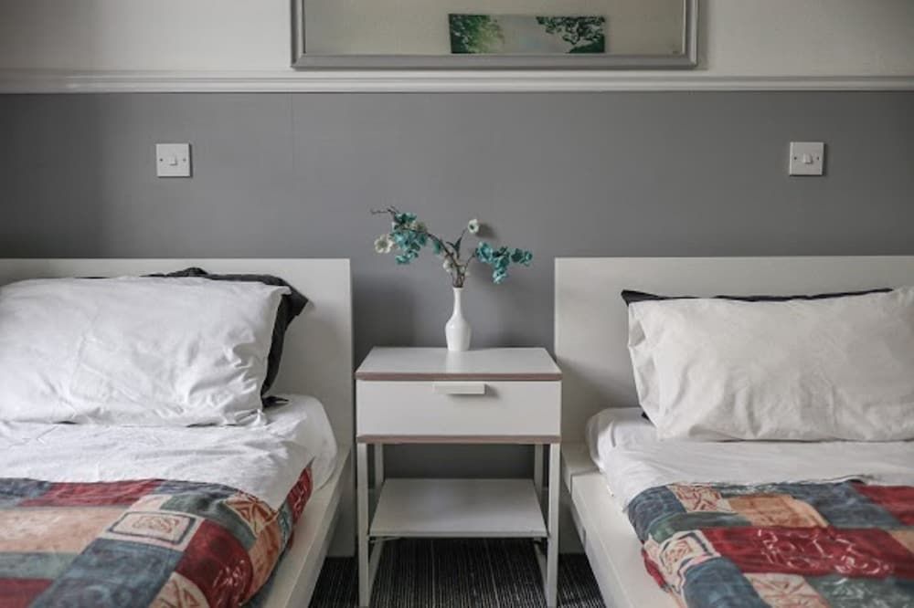 Hotel 261 Twin Room 3